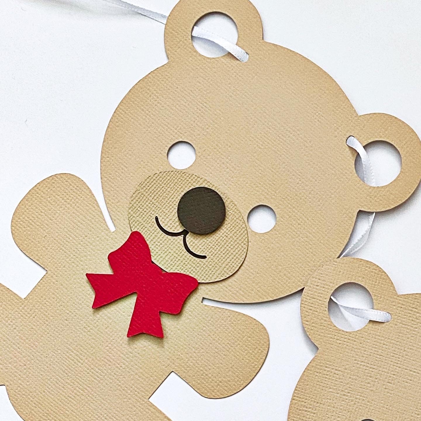 Teddy Bear Garland. Bears & bows.