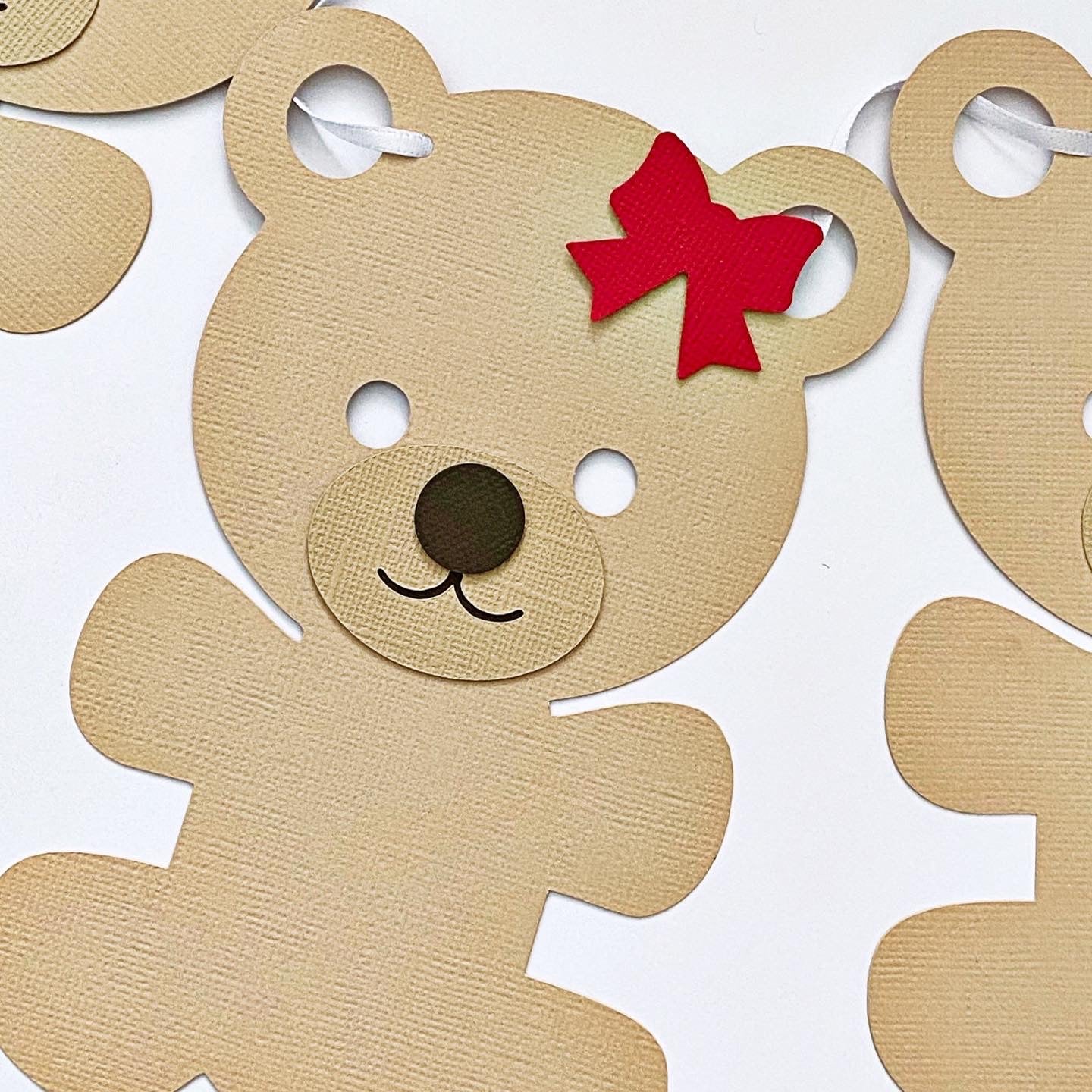 Teddy Bear Garland. Bears & bows.