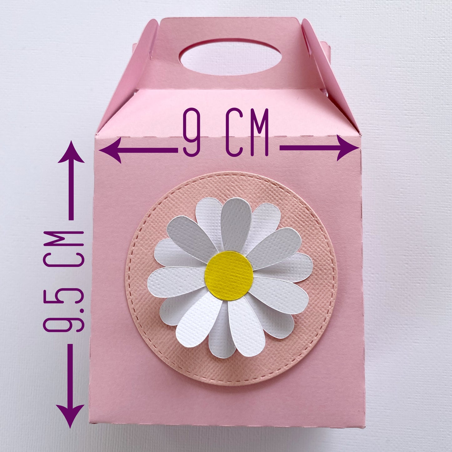 Daisy party gift boxes. Flower birthday party favour box.
