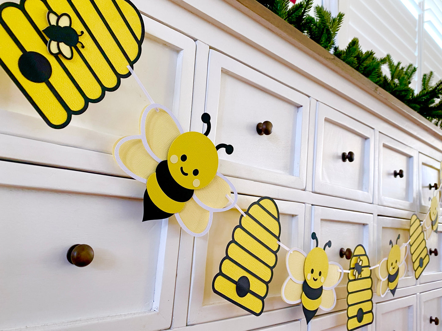 Bees and bee hives, bumblebee honey bee garland.