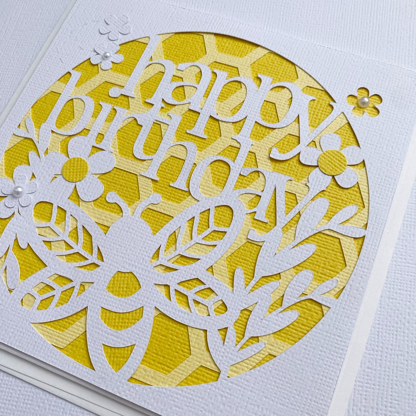Bee Happy Birthday card. Floral greeting card.
