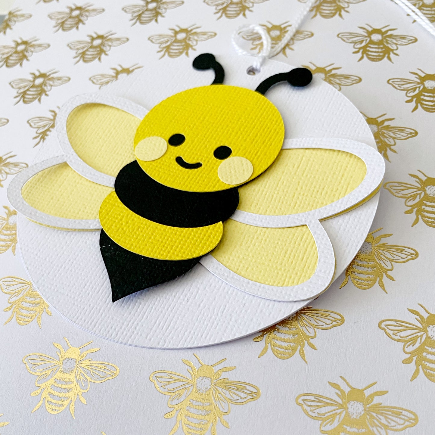 Bee gift tags. Bumble bee favour tags.
